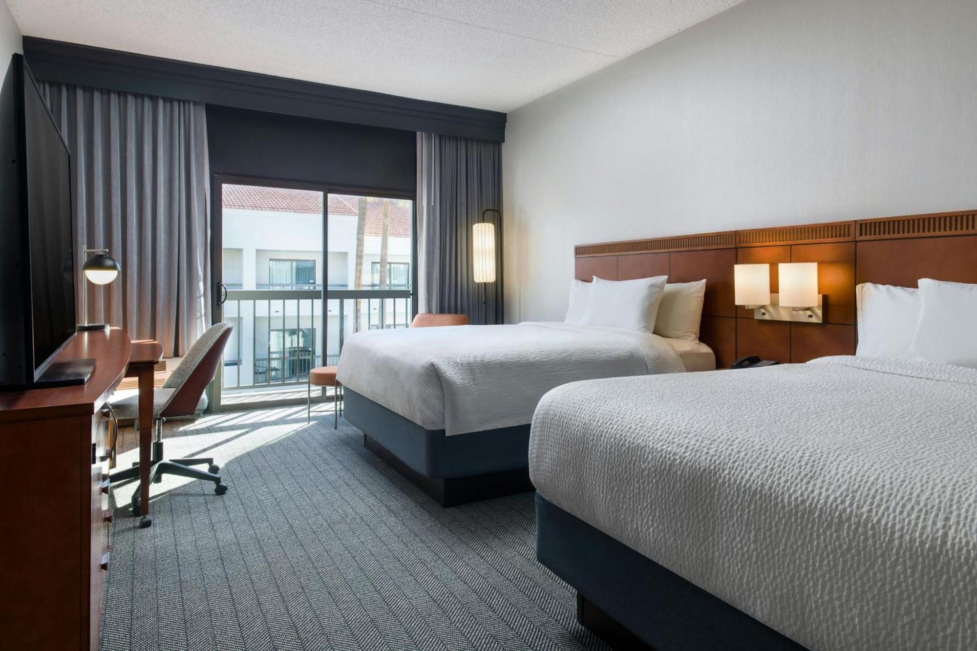 Courtyard By Marriott Phoenix North Exterior foto