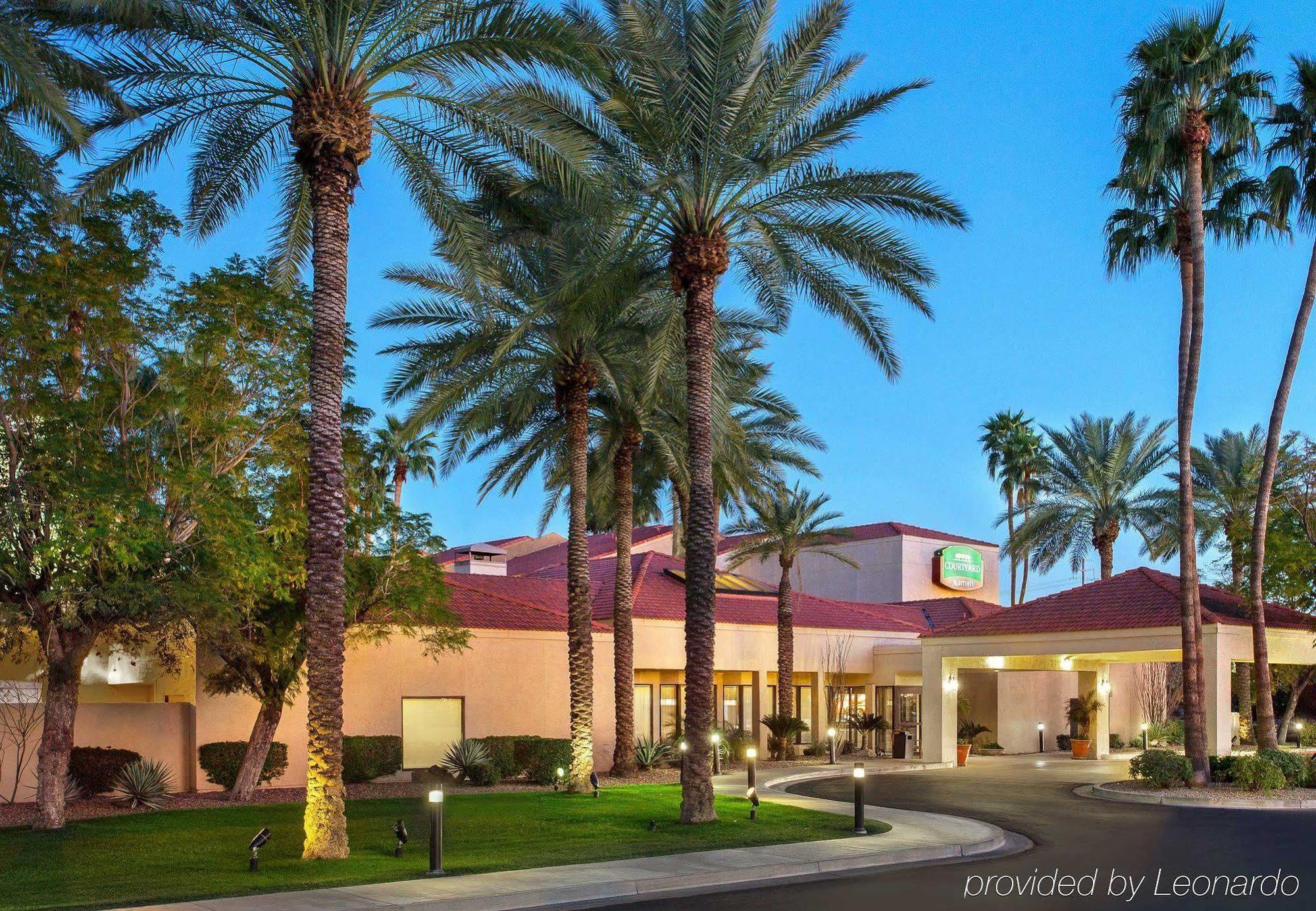 Courtyard By Marriott Phoenix North Exterior foto